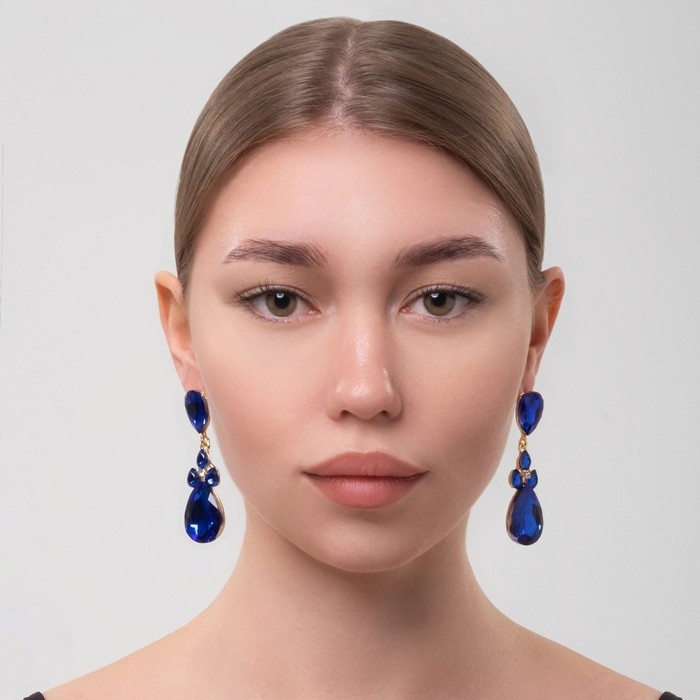 Серьги висячие со стразами &laquo;Вечеринка&raquo; цветок из капель, цвет сине-белый в золоте, 6,3 см