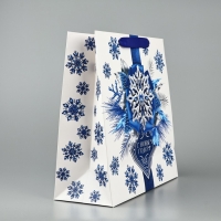 Пакет подарочный новогодний ламинированный квадратный &laquo;С Новым годом&raquo;, 30 х 30 х 12 см , Новый год