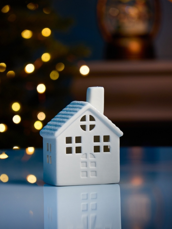 Светодиодная фигура "Домик с круглым окном" 7.7х5.7х10.2 см, 1 LED, LR44x3(в комп.), свечение тёплое белое