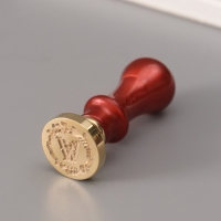 Печать для сургуча с пластиковой ручкой "Венок с буквой W" 2,5х2,5х6,3 см