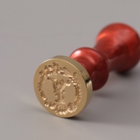 Печать для сургуча с пластиковой ручкой "Венок с буквой Y" 2,5х2,5х6,3 см