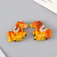 Магнит полистоун "Коняшка с монетами и подковой" МИКС 3,5х4 см