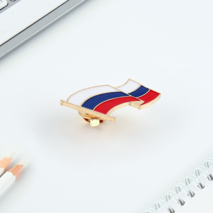Значок &laquo;Флаг РФ&raquo;, 3 х 2.2 см