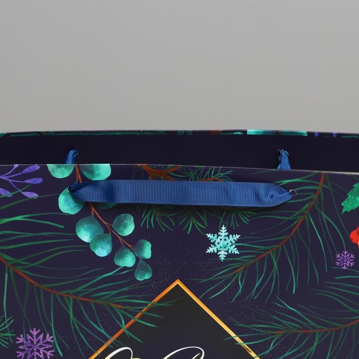 Пакет подарочный новогодний ламинированный &laquo;Роскошь волшебства&raquo;, L 40 х 31 х 11,5 см, Новый год