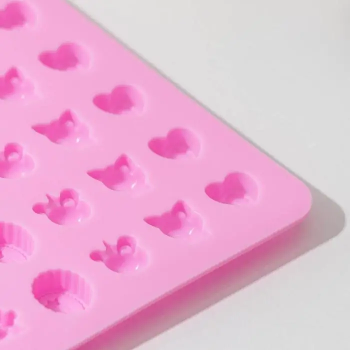 Форма для мармелада &laquo;Домик в лесу&raquo;, силикон, 21&times;13,7&times;1 см, 60 ячеек, цвет МИКС