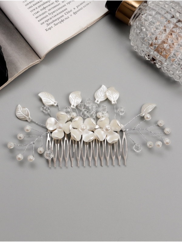 Гребень для волос "Эмилия" цветы листочки, 11х6,5 см, белый