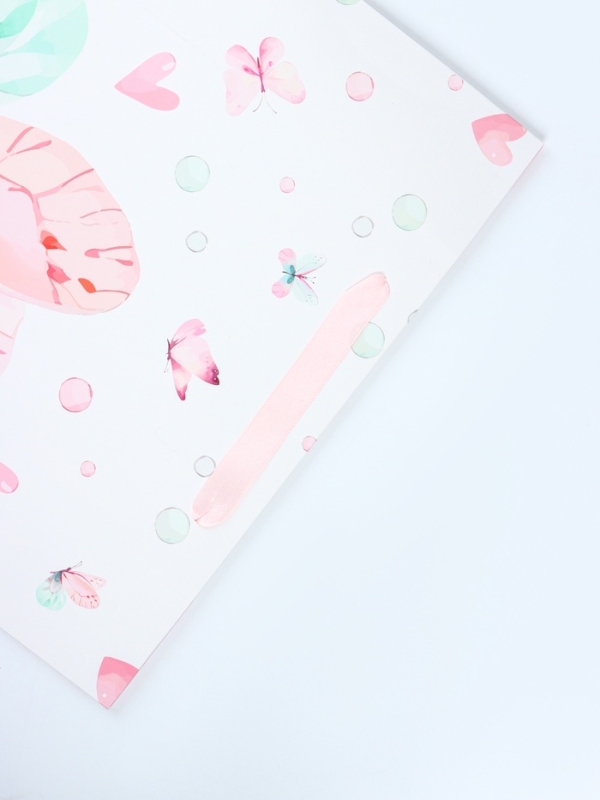 Пакет подарочный ламинированный вертикальный &laquo;Бабочка&raquo;, L 31 &times; 40 &times; 12 см