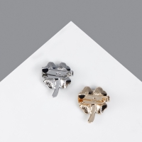 Брошь &laquo;Клевер&raquo; сапфировый, МИКС, (неделимая фасовка 12 шт., цена за шт.)