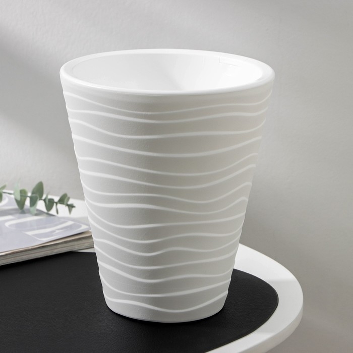 Кашпо для цветов со вставкой &laquo;Валенсия&raquo;, 2,8 л, цвет белый