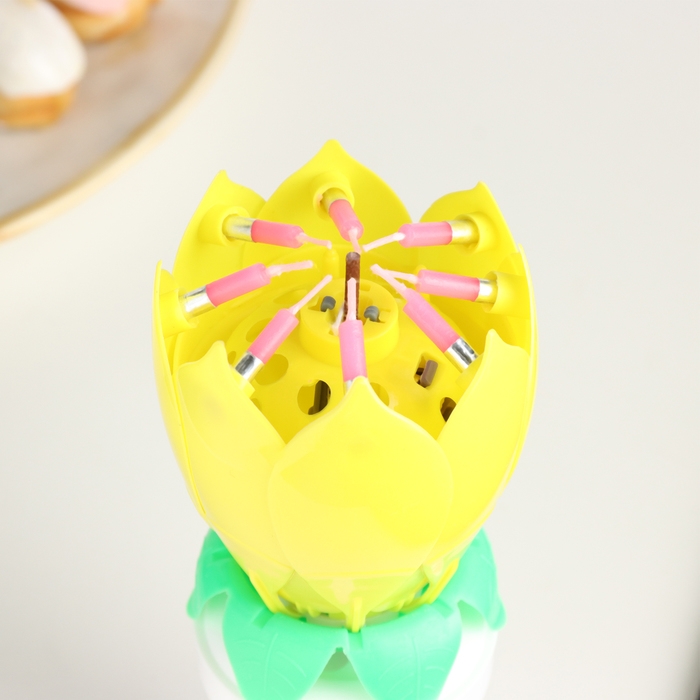 Свеча для торта музыкальная "Тюльпан", крутящаяся, жёлтая, 14,5&times;6 см