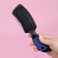 Расчёска массажная, прорезиненная ручка, 5 &times; 21 см, цвет МИКС