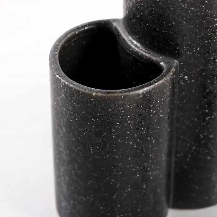 Дозатор для моющего средства с щёткой &laquo;Минимал&raquo;, цвет чёрный