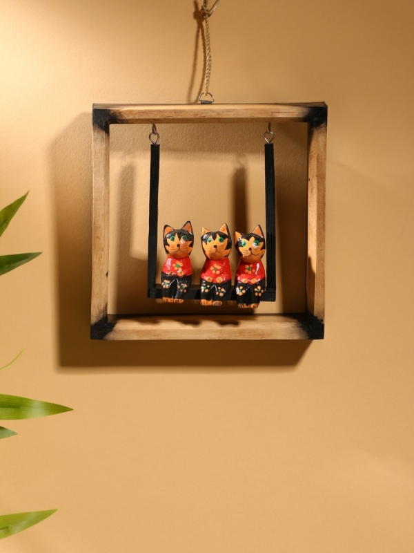 Сувенир интерьерный "Кошки на качелях" дерево 19х19 см