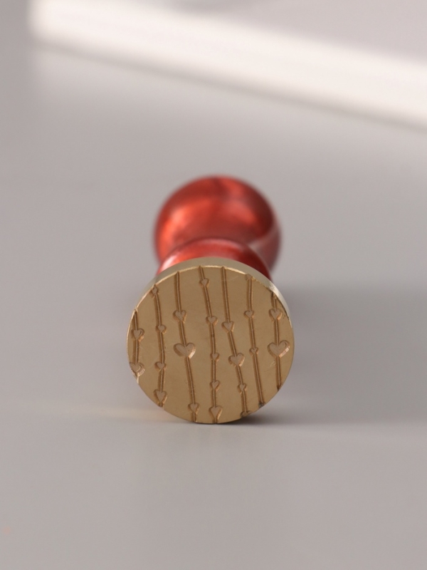 Печать для сургуча с пластиковой ручкой "Сердечки на нитях" 6,3х2,5х2,5 см