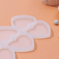 Форма для леденцов &laquo;Влюблённость&raquo;, силикон, 16&times;10&times;0,7 см, 6 ячеек, цвет белый