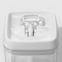 Банка для сыпучих продуктов с вакуумной крышкой Доляна, 900 мл, 9,5&times;9,5&times;15 см, цвет белый