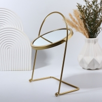 Зеркало настольное &laquo;Богема&raquo;, d зеркальной поверхности 14,5 см, цвет золотой