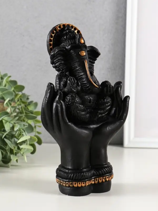 Фигура гипс "Ганеш в руках", высота 22 см, черный