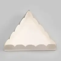 Коробка для печенья, белая, треугольная 18&times;18&times;4 см