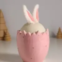 Сувенир керамика, текстиль "Зайчик в яйце" розовый 9х9х15,5 см