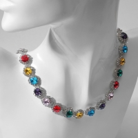 Колье &laquo;Драгоценность&raquo; круг в стразах, цветное в серебре, 32 см