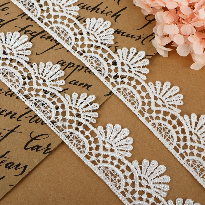 Кружево гипюровое, 40 мм &times; 9 &plusmn; 0,5 м, цвет белый