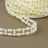 Жемчуг на нитях, плоский, 10 мм, 9 &plusmn; 1 м, цвет молочный