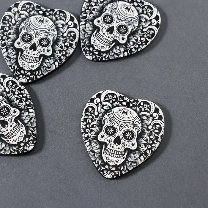 Декор для творчества акрил "Череп в сердце" 4,3х3,7х0,2 см