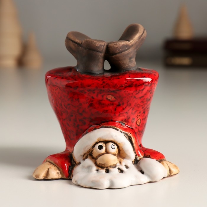 Сувенир керамика "Дед Мороз-трюкач" 6,5х7,3х7,5 см