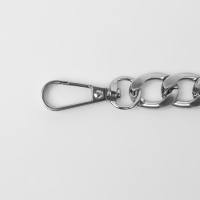 Цепочка для сумки, с карабинами, металлическая, плоская, 18 &times; 13 мм, 120 см, цвет серебряный
