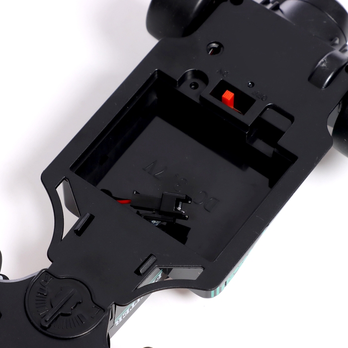 Машина радиоуправляемая &laquo;Формула&raquo;, 1:18, эффект дыма, работает от аккумулятора, цвет черный