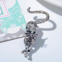 Брошь &laquo;Кошка грациозная&raquo;, цвет зелёный в чернёном серебре