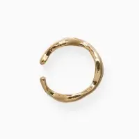 Серьга "Кафф" мятый металл, цвет золото