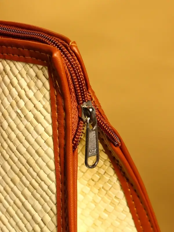 Сумка плетёная на молнии из пандана 35х12х40 см, бежево-коричневый