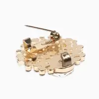 Зажим для кардигана "Ажур", веер, цвет белый в золоте