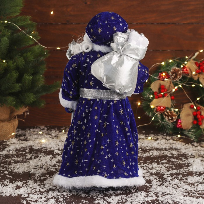 Дед Мороз "В синей подпоясанной шубе, с посохом и подарками" 45х23 см