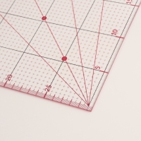 Линейка для квилтинга и пэчворка, с отверстиями, 30 &times; 30 см, цвет прозрачный/розовый