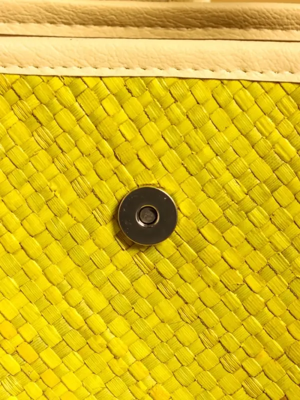 Сумка плетёная на застёжке из пандана, 35&times;12&times;40 см, жёлтая