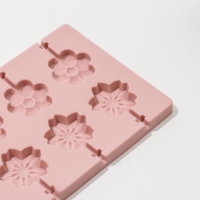 Форма для леденцов Доляна &laquo;Клумба&raquo;, силикон, 25&times;10,5&times;1 см, 12 ячеек (3,2&times;3 см), с палочками, цвет МИКС