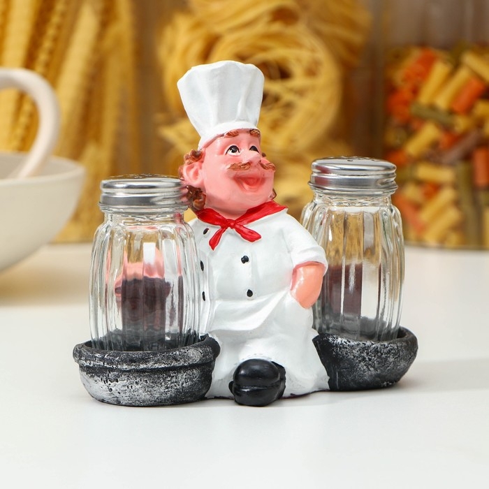 Набор для специй из стекла на подставке &laquo;Повар на диване&raquo;, 3 предмета: солонка 50 мл, перечница 50 мл, подставка, фигурка МИКС