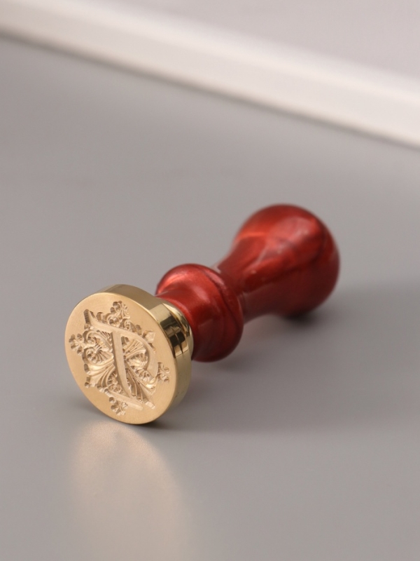 Печать для сургуча с пластиковой ручкой "Буква T на вензеле" 2,5х2,5х6,3 см