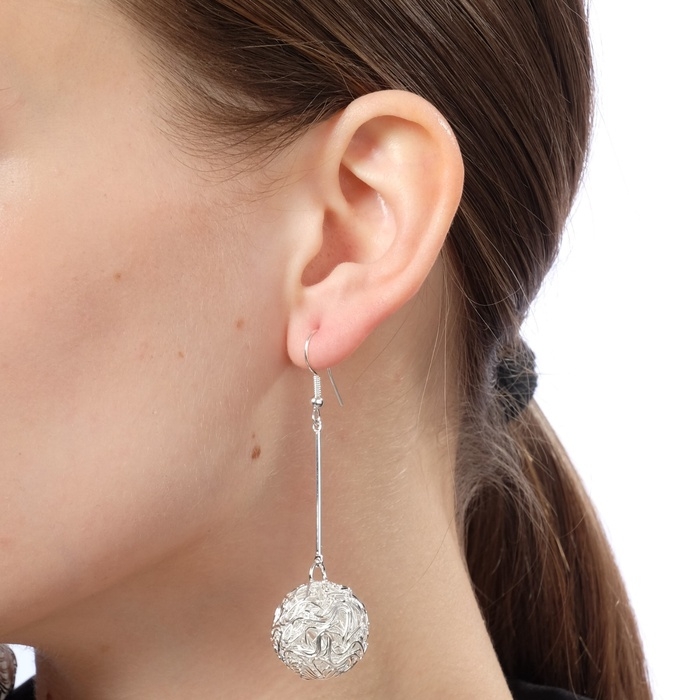 Серьги висячие &laquo;Шарик&raquo; переплетение, цвет светлое серебро, 6,5 см