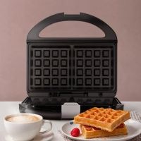 Вафельница электрическая для бельгийских вафель КТ-4680