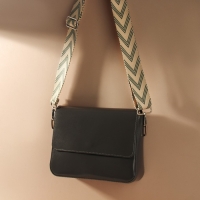 Ручка для сумки &laquo;Стрелки тройные&raquo;, с карабинами, 139 &plusmn; 3 &times; 3,8 см, цвет белый/серый