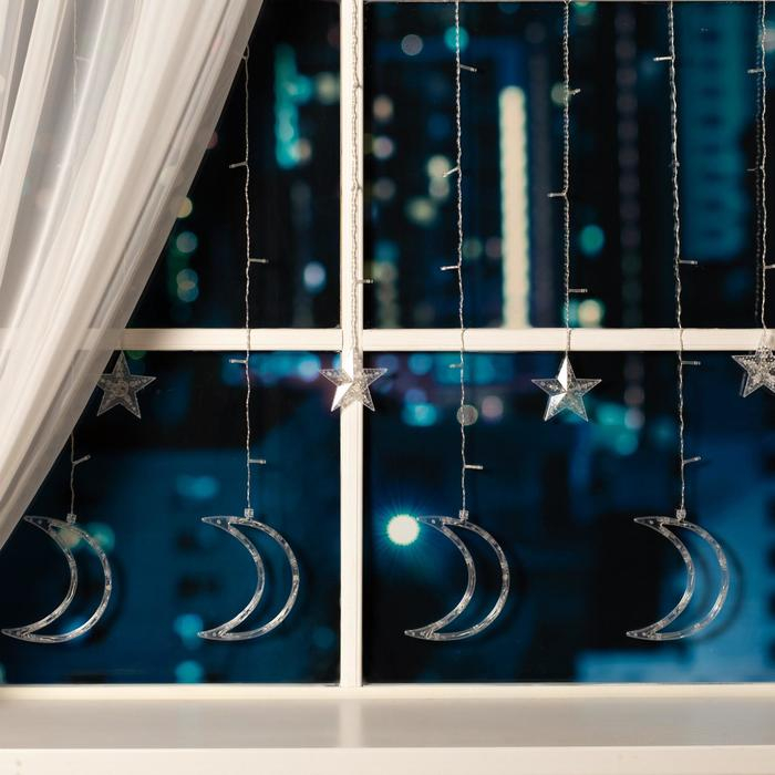 Гирлянда &laquo;Бахрома&raquo; 2.7 &times; 0.9 м с насадками &laquo;Месяц&raquo;, IP20, прозрачная нить, 138 LED, свечение белое, 8 режимов, 220 В