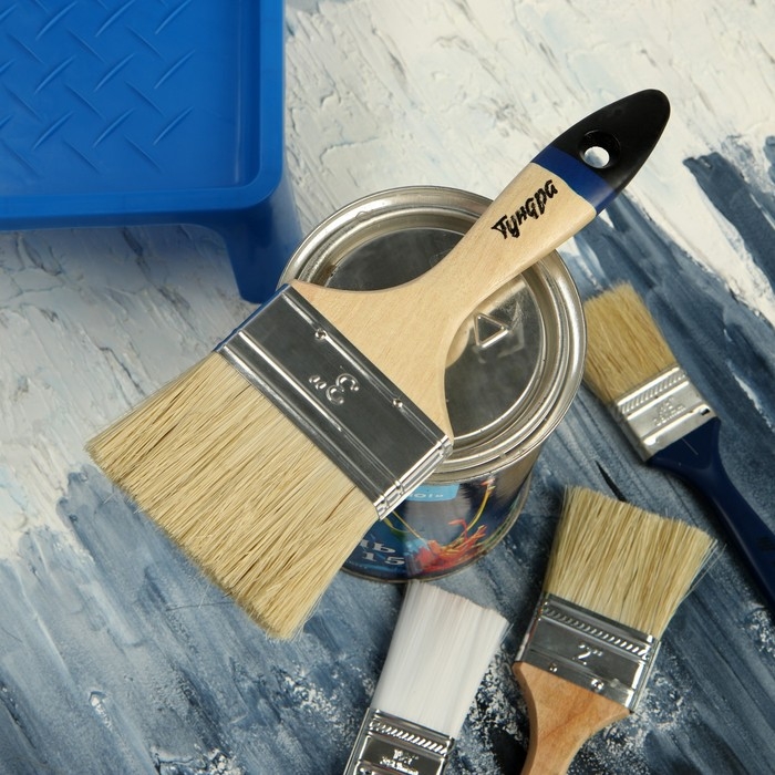 Кисть плоская ТУНДРА, натуральная щетина, деревянная рукоятка, 3 Кисть плоская ТУНДРА, натуральная щетина, деревянная рукоятка, 3", 75 мм