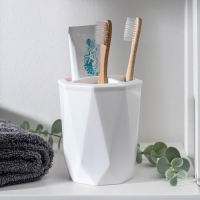 Подставка для зубных щёток &laquo;Призма&raquo;, 9,5&times;9,5&times;11,5 см, цвет белый