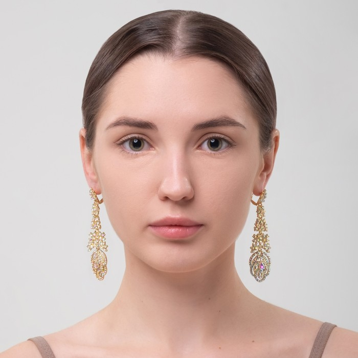 Серьги висячие со стразами &laquo;Вечерние&raquo; хвост, цвет радужный в золоте, 8 см