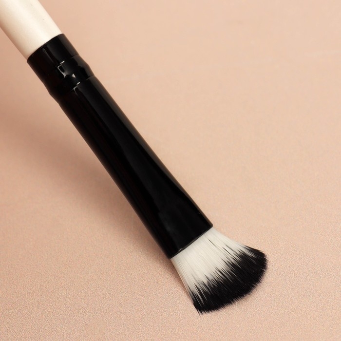 Набор кистей для макияжа &laquo;Полоски&raquo;, 8 предметов, чехол на молнии, цвет белый/чёрный