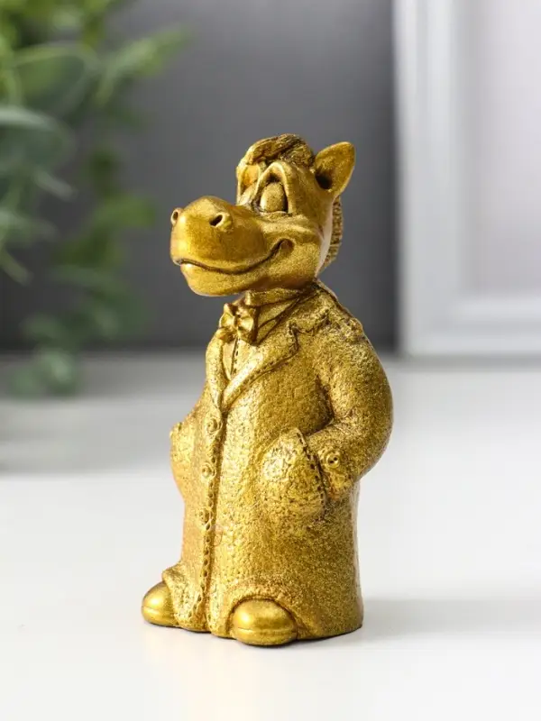 Фигура "Конь в пальто малый" 9х5х4 см, золото